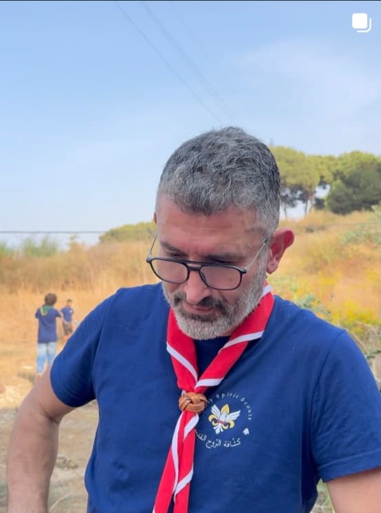 Small hands, big impact! Keeping our road and nature clean. 🌱